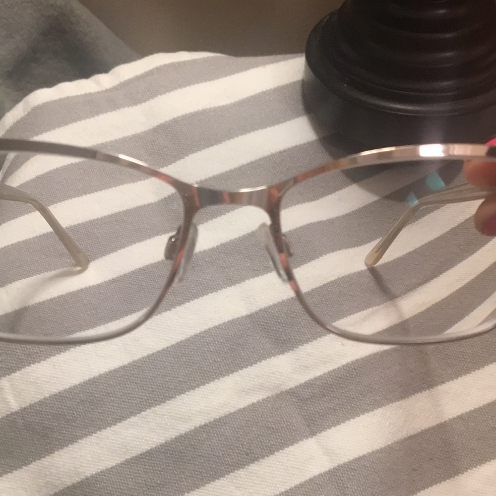 Gorgeous Rose Gold frames - Picture 4 of 8